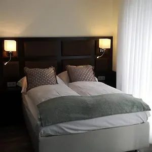 Hotel City, Colónia